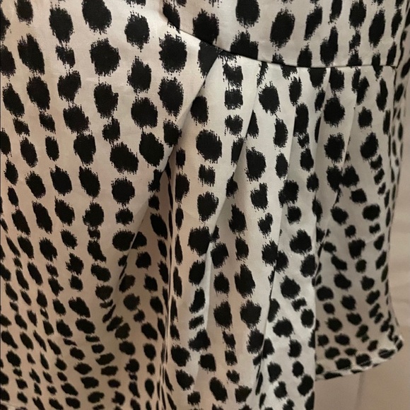 Ann Taylor animal print. Tie back neck top Size 12 black white - Picture 6 of 9